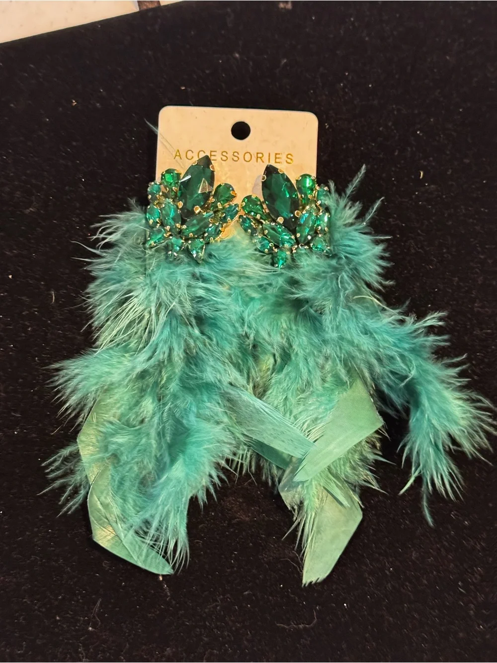 Emerald Green Feather earrings NIP